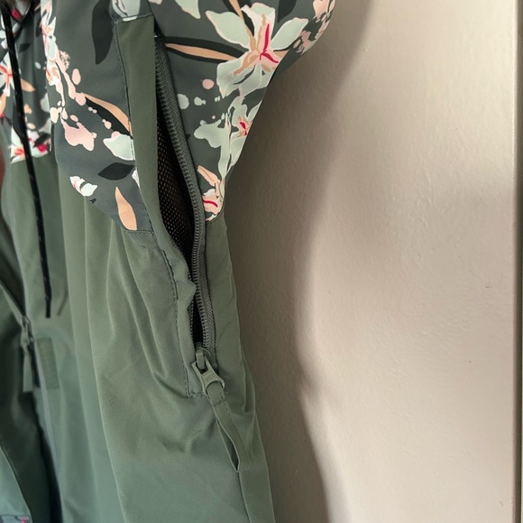 Waterproof wind protection Snow Jacket women size 18 runs like 16 - Picture 9 of 10